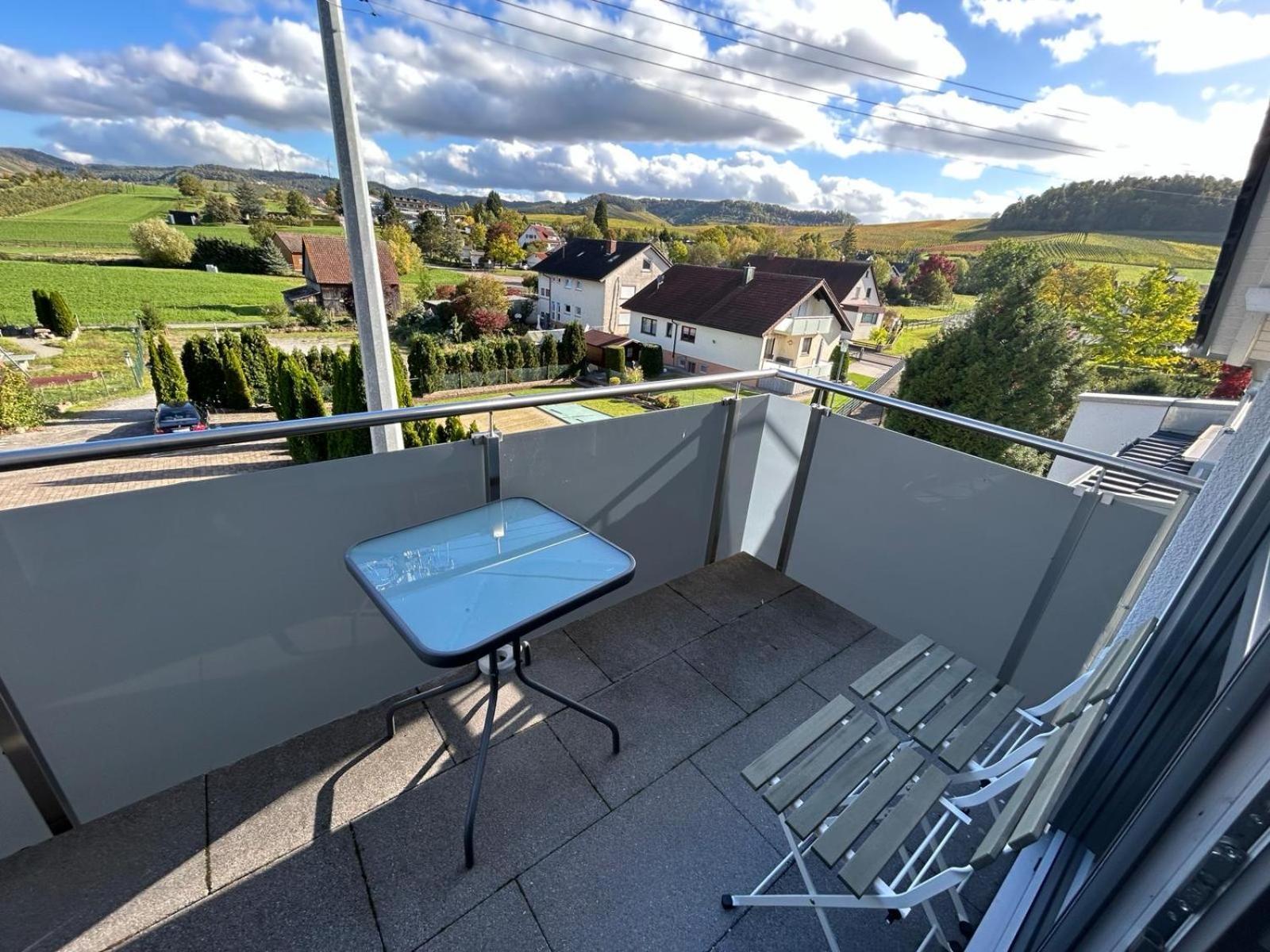 3 Zimmer Neubauwohnung In Der Schwaebischen Toskana Loewenstein Exterior photo